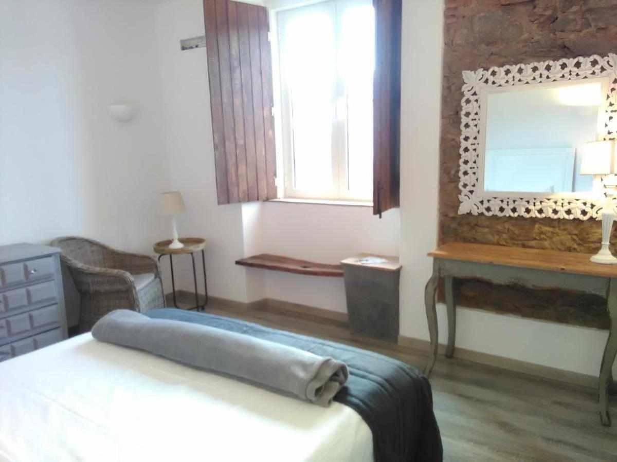 Casa Amarela Local * Mértola